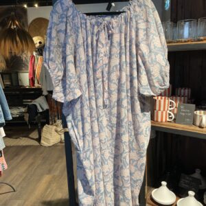 Audrey Emma singoalladress Betty