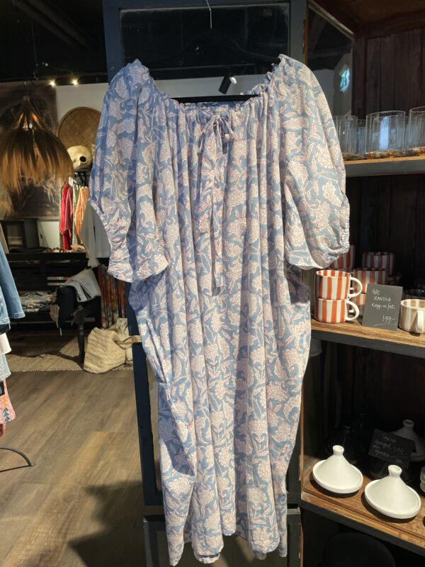 Audrey Emma singoalladress Betty